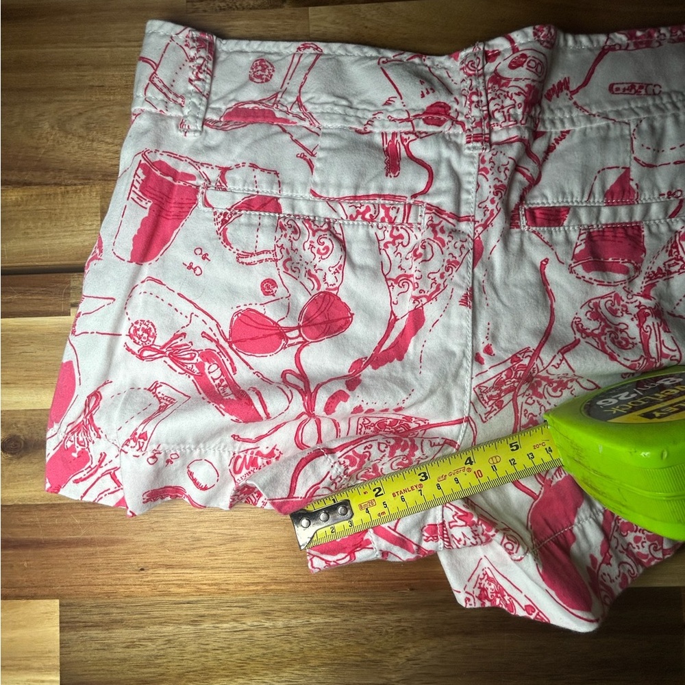 Lilly Pulitzer Spin the Bottle Party Print Pink Red White Chino Shorts Sz 2 - Picture 6 of 11